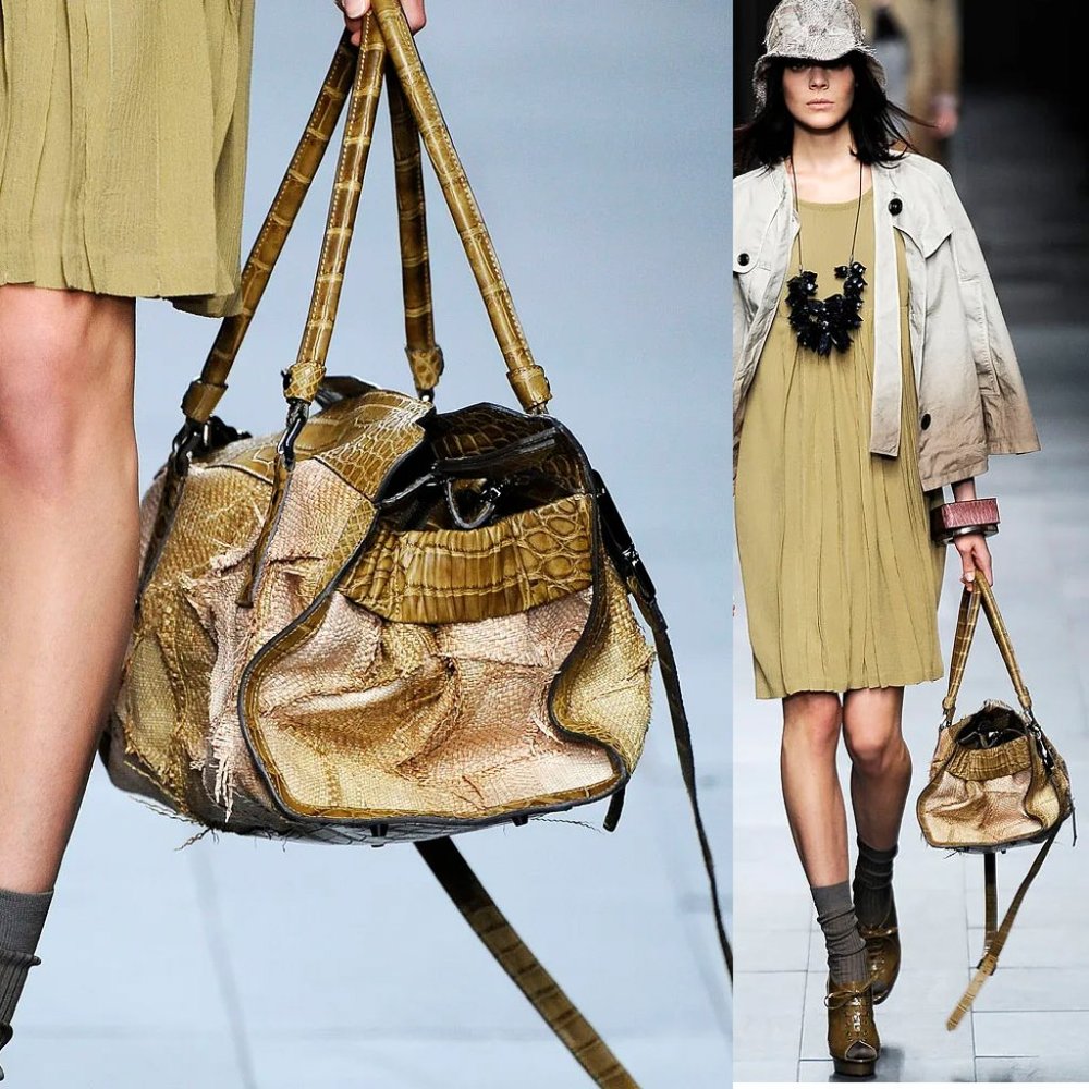 Runway! Burberry Raffia Purse / Bag